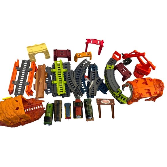 Thomas & Friends TrackMaster Train Set With Engines Tracks Accessories - Picture 1 of 11